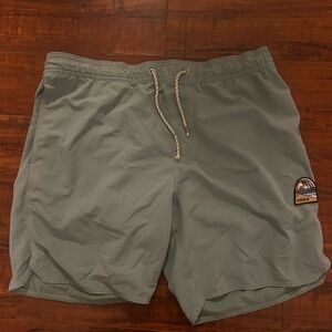 VISSLA mens large board shorts